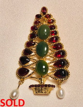 Load image into Gallery viewer, Garnet, Jade and Fresh Water Pearl Christmas Tree Brooch
