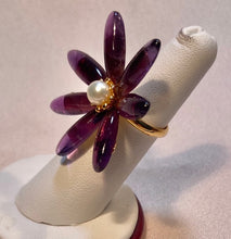 Load image into Gallery viewer, Amethyst and Fresh Water Pearl Flower Ring

