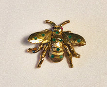 Load image into Gallery viewer, Genuine Emerald Bee Brooch

