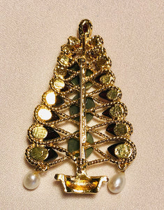 Garnet, Jade and Fresh Water Pearl Christmas Tree Brooch