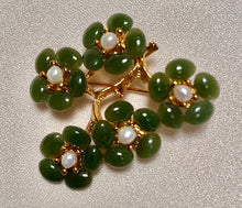 Load image into Gallery viewer, Jade and Fresh Water Pearl Five Flower Brooch
