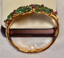 Load image into Gallery viewer, Jade and Garnet Bracelet
