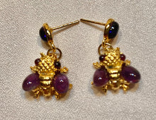 Load image into Gallery viewer, Amethyst Bee  Earring
