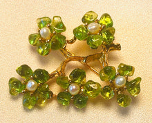 Load image into Gallery viewer, Peridot and Fresh Water Pearl Five Flower Brooch
