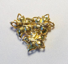 Load image into Gallery viewer, Peridot and Fresh Water Pearl Three Flower Brooch
