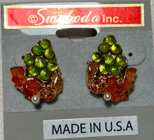 Load image into Gallery viewer, Peridot, Carnelian and Pearl Earrings
