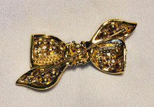 Load image into Gallery viewer, Genuine Emerald and Ruby Bow Brooch
