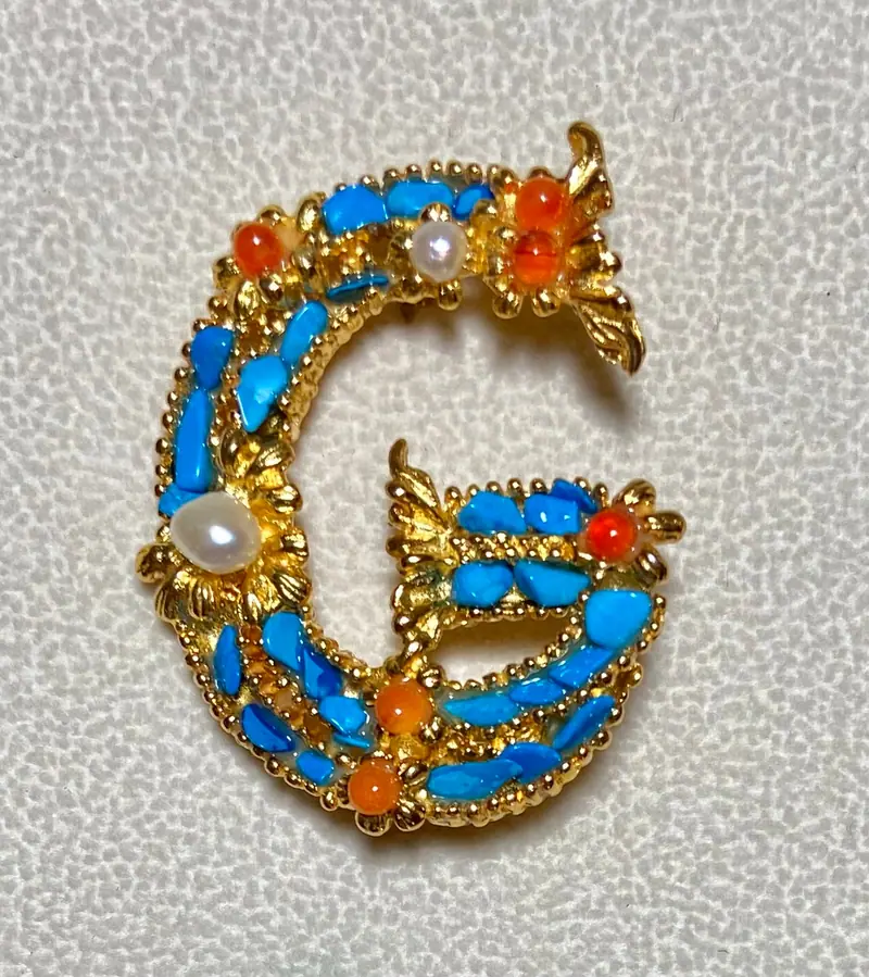 "G" Initial Brooch — Howlite, Carnelian, Pearl