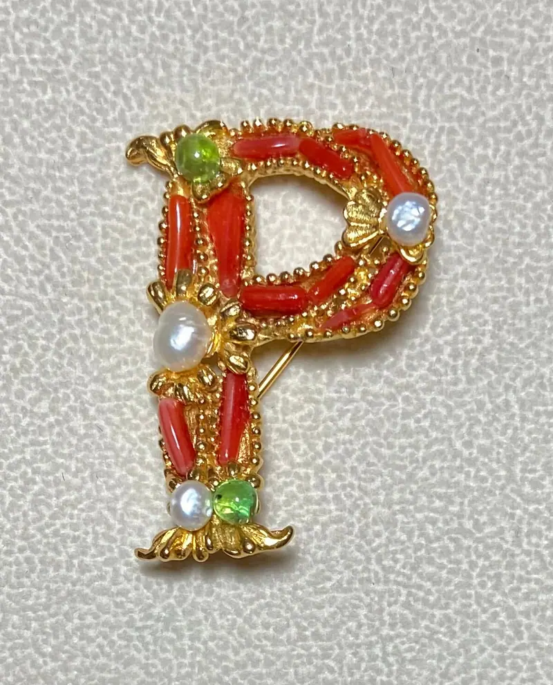 "P" Initial Brooch — Coral, Peridot, Pearl