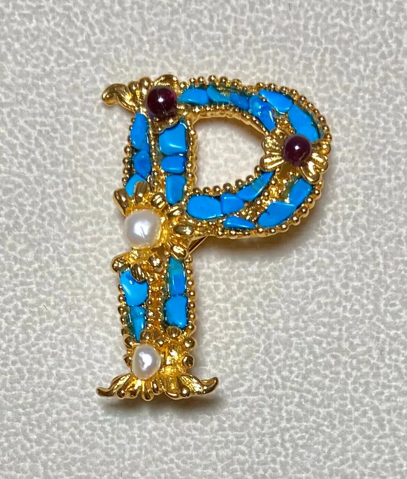 "P" Initial Brooch — Howlite, Garnet, Pearl